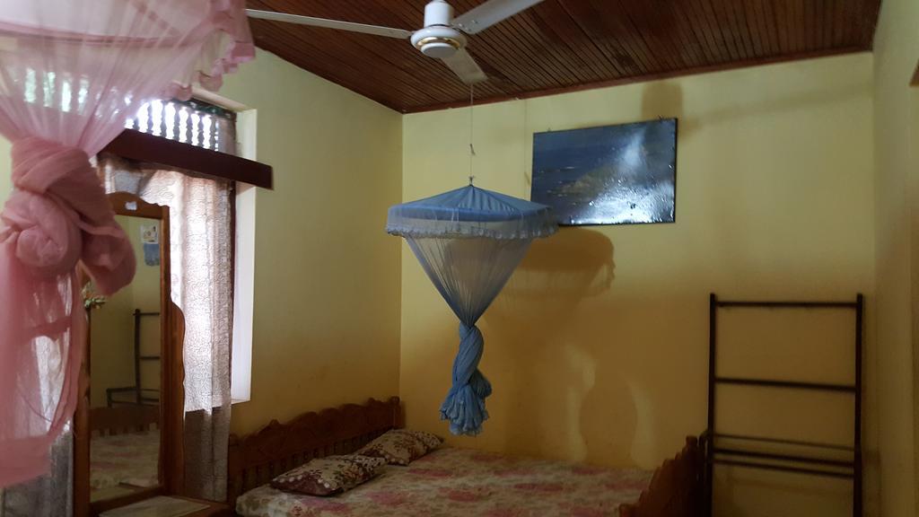 Isuruma Rest Kataragama Chambre photo